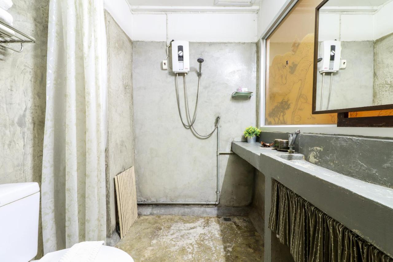 Oyo 391 Pat'S Klangviang Guesthouse Чиангмай Екстериор снимка